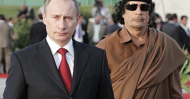 Vladimir_Putin_with_Muammar_Gaddafi-2