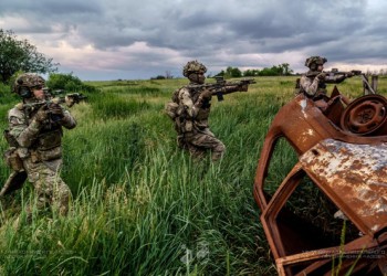 VIDEO. Val de reușite ucrainene înaintea întâlnirii din Alaska: dronele Kievului au lovit un port și mai multe rafinării din Rusia, iar penetrarea invadatorilor din Est (sectorul Dobropillia) a fost „lichidată” / Forțele Azov, lăudate pentru pierderile mari produse Moscovei