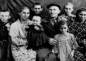 Un genocid pe motive etnice. Cum i-au deportat rușii pe balkari, un popor turcic din Caucazul de Nord. Din 37.713 deportați, 52% erau copii. În numai 18 zile de drum, 562 de oameni au murit în vagoanele pentru animale