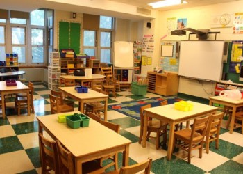 Situație înfiorătoare în New York – 1 din 10 elevi ai școlilor publice NU a avut un adăpost stabil sau adecvat în anul scolar 2020-2021. Statistica unei situații dramatice