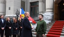 Aflat în vizită la Kyiv, Tusk îi critică aspru pe exponenții lumii libere ce se pretind a fi neutri pe fondul războiului dus de Rusia împotriva Ucrainei: "Merită cel mai întunecat loc din iadul politic! Polonia va face tot ce îi stă în putere pentru a crește șansele Ucrainei de a câștiga!"