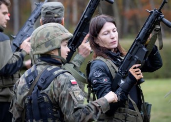 Polonia se pregătește de război, subliniind că Rusia își organizează o armată masivă departe de linia frontului / Populația civilă va fi inclusă treptat în programele de pregătire militară