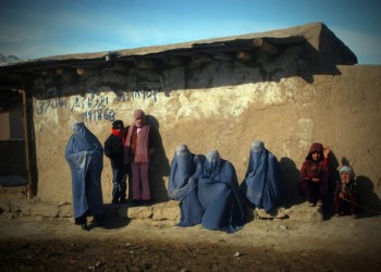 Noua eră talibană în Afganistan. O primăriță își așteaptă resemnată moartea / O văduvă a fost ucisă pentru că nu a mai avut resurse să le gătească „luptătorilor” / Civilii care vor să plece din țară, printre care femei și copii, sunt bătuți crunt de talibani la punctele de control