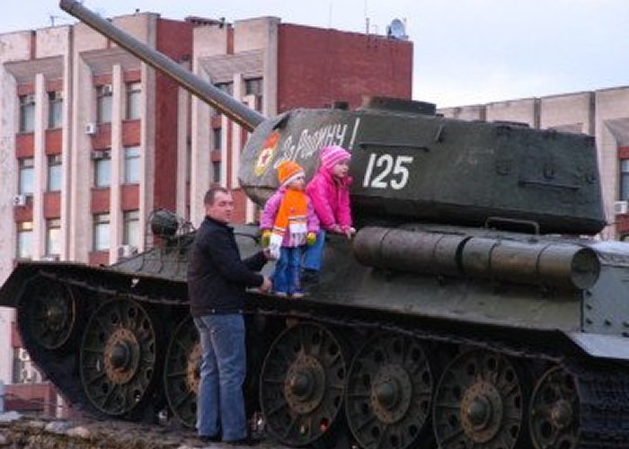 Grupaj FOTO. Apocalipsa rusească: cele 20.000 de tone de armament de la Cobasna amenință să DISTRUGĂ o bucată din Europa și să otrăvească Marea Neagră. Rusia depozitează în Transnistria arme chimice, biologice și radioactive? 