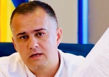 Campania murdară dusă de PSD Bacău. Primarul Lucian Viziteu: "Timp de câteva săptămâni, propaganda pesedistă a umplut orașul cu zeci de mii de flyere mincinoase în care mă acuzau pe mine de creșterea prețului la apă potabilă"