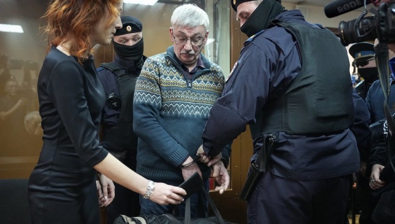 VIDEO. Unul după altul, ultimii eroi ai Rusiei sunt trimiși la pușcărie de Kremlin! Oleg Orlov, disident, negociator de ostatici și laureat al Premiului Nobel, a fost condamnat pentru că a criticat războiul din Ucraina