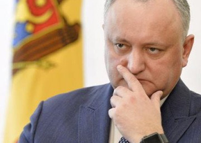 Apel către electoratul din R. Moldova: NU îl votați pe gândacul de bălegar Dodon, rusofilul corupt care a înmormântat speranțele a milioane de oameni!