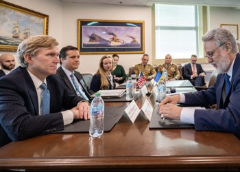 Consilierul prezidențial Marius Lazurca şi generalul Gheorghiţă Vlad au aflat la Washington că Statele Unite vor continua să reducă numărul militarilor americani din România. De ce i-a trimis Nicușor Dan pe cei doi în SUA și ce ar înseamna o nouă retragere americană  pentru țara noastră