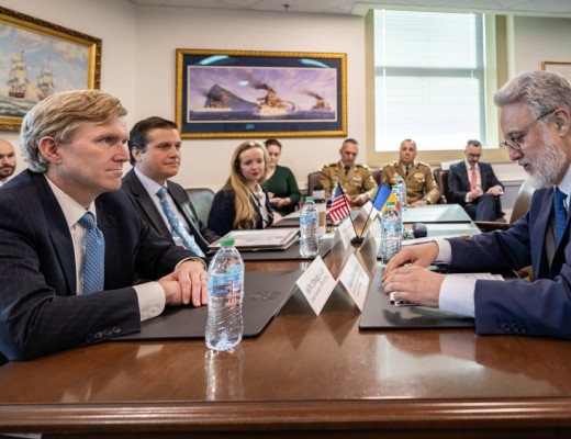 Consilierul prezidențial Marius Lazurca şi generalul Gheorghiţă Vlad au aflat la Washington că Statele Unite vor continua să reducă numărul militarilor americani din România. De ce i-a trimis Nicușor Dan pe cei doi în SUA și ce ar înseamna o nouă retragere americană  pentru țara noastră