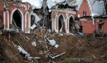 EXCLUSIV. Furturi masive de exponate istorice și obiecte rare comise de ruși în teritoriile ucrainene ocupate. Ministerul Culturii și Comunicațiilor Strategice de la Kyiv dezvăluie oroarea “ruskii mir”: “Jefuitorii ruși au pătruns în muzee și au furat multe exponate valoroase. Este vorba despre mii de obiecte unice care au fost sustrase abuziv”
