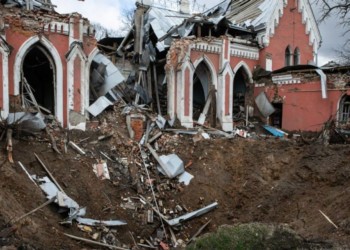 EXCLUSIV. Furturi masive de exponate istorice și obiecte rare comise de ruși în teritoriile ucrainene ocupate. Ministerul Culturii și Comunicațiilor Strategice de la Kyiv dezvăluie oroarea “ruskii mir”: “Jefuitorii ruși au pătruns în muzee și au furat multe exponate valoroase. Este vorba despre mii de obiecte unice care au fost sustrase abuziv”