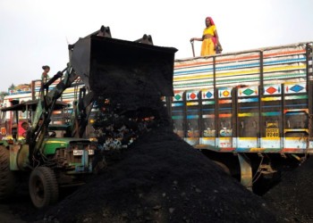 Guvernul indian pune în vigoare o lege pentru creșterea masivă a producției de energie din cărbune. Până în ce an se bazează cea mai populată țară din lume pe această resursă energetică