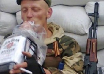 Alcoolismul îi face pe militarii ruși să-și ia la bătaie comandanții, uneori până la moarte. Putin a înăsprit condamnările pentru ”acte violente împotriva unui superior”