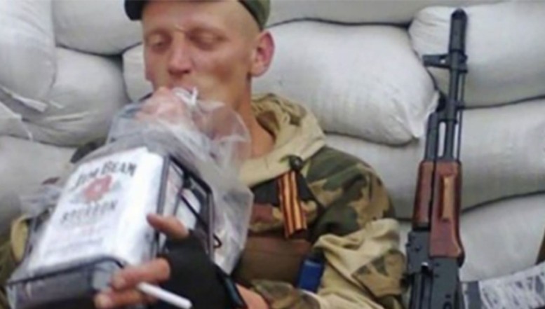 Alcoolismul îi face pe militarii ruși să-și ia la bătaie comandanții, uneori până la moarte. Putin a înăsprit condamnările pentru ”acte violente împotriva unui superior”