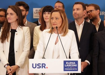 VIDEO. Elena Lasconi: USR va face alianță cu un PNL condus de Ilie Bolojan! Lidera USR a avut un schimb de replici tăios cu mai multe jurnaliste de la RTV care susțineau că ar avea zeci de dosare penale, îndemând românii să nu mai urmărească postul de televiziune gestionat de fugarul Sebastian Ghiță