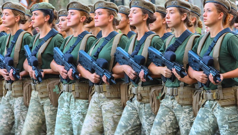 Ucraina pregătește mobilizarea femeilor cu anumite cariere profesionale, în cazul unei urgențe precum invazia rusească