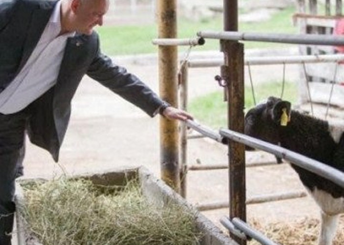 Iurie Reniță șterge pe jos cu rusofilul Dodon: În poză puteți admira DOUĂ ANIMALE!  Portretul unei conserve rusești