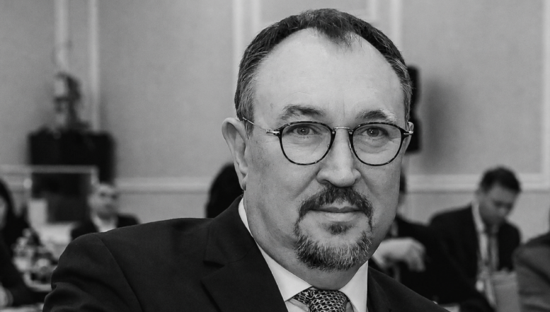 Sfârșitul ultimului imperiu imaginar sau Austerlitzul ”Marelui Combinator”