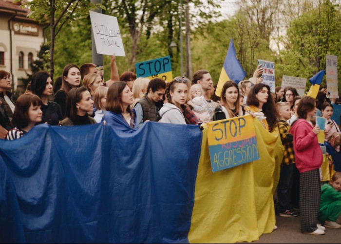 Asociația 21 Decembrie 1989 organizează sâmbătă un nou protest în fața Ambasadei Rusiei din București: "Peste 250 de copilași au fost uciși, iar peste 450 au fost răniți de criminalii ruși în genocidara intervenție neprovocată din Ucraina"