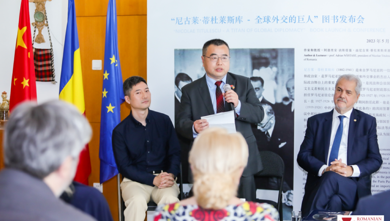 VIDEO. Viorica Dăncilă, Adrian Năstase și soția au mai fost împreună în China. Pe banii noștri. La invitația unui apropiat, membru de vază al Fundației Titulescu, propulsat președinte al ICR Beijing / O fostă consilieră în guvernul condus de Dăncilă este și ea angajată la ICR Beijing