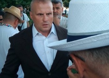 VIDEO Extremistul Călin Mărincuș insultă protestatarii anti-PSD: "Rezist e un c*cat!"