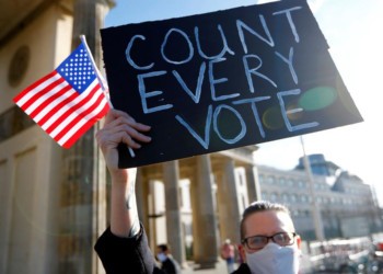 SCANDALUL ”LISTELOR MURDARE”. De ce acuză Trump fraudarea alegerilor. Studiu „Judicial Watch”: în 353 de comitate din 29 de state americane rata de înregistrare a alegătorilor depășește 100%