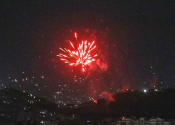 VIDEO. Talibanii au sărbătorit plecarea americanilor cu artificii și focuri de armă / Un lider le-a cerut să nu mai tragă că rănesc civilii și așa terifiați de noua stăpânire / Generalul american Kenneth McKenzie se laudă că ar fi defectat avioanele și vehicule blindate lăsate la Kabul de trupele sale