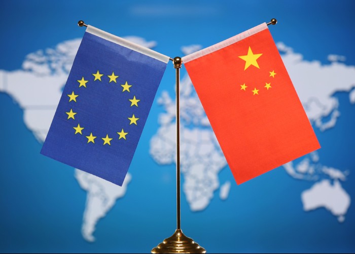 China lansează o campanie de seducție a țărilor europene apropiate, cu scopul de a obține două tipuri de avantaje, inclusiv acorduri comerciale favorabile. Țara europeană care a renunțat însă la un astfel de acord, întrucât doar comuniștii chinezi aveau de câștigat de pe urma lui