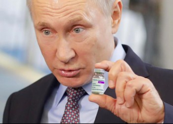 DEZVĂLUIRI: Rusia a furat planul de dezvoltare al vaccinului Oxford / AstraZeneca, astfel încât Putin să poată crea Sputnik V!