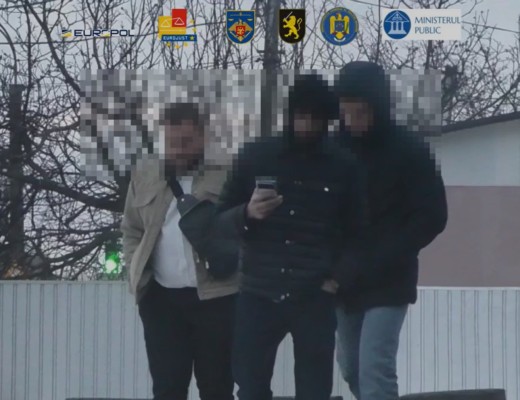 VIDEO A fost destructurată o mega rețea moldo-ucraineană care escroca români naivi. Cel puțin 180 de operatori din R.Moldova activau în centre infracționale din Ucraina de unde apelau cetățeani români pentru a-i păcăli și fura banii din conturi
