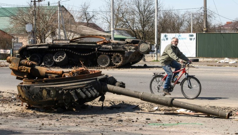 Pierderi uriașe pentru Putin pe frontul ucrainean: Rusia se pregătește să ”comemoreze” 3.500 de blindate distruse