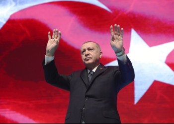 Erdogan, primit ca un erou ”eliberator” la Baku, în Azerbaijan. Războiul cu Armenia a fost câștigat, de fapt, de Turcia. O explozie a cultului personalității