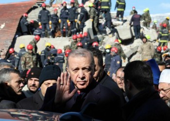 Turcia și Siria. Peste 21.000 de vieți pierdute și pagube de peste 4 miliarde de dolari / Observatorii sunt șocați că Erdogan nu a mobilizat armata / În multe localități distruse oamenii au murit de frig sub ruine, pentru că nu a venit nimeni să-i scoată de acolo