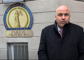 VIDEO Deputatul USR Emanuel Ungureanu a depus plângere penală la DNA împotriva lui Alexandru Rafila pe motiv că nu a făcut nimic pentru a limita pagubele uriașe în „speța Pfizer” / „Din cauza inacțiunii și incompetenței domnului Rafila, România a fost păgubită cu peste 400 de milioane de euro”