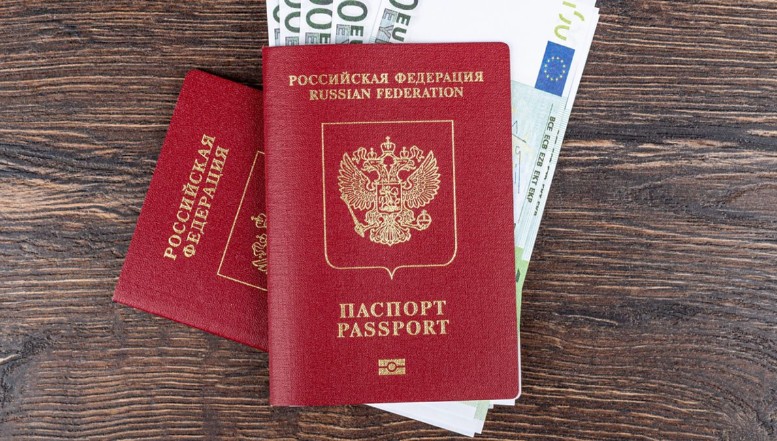 Parlamentul European cere interzicerea „pașapoartelor de aur” și reglementări pentru „vizele de aur”