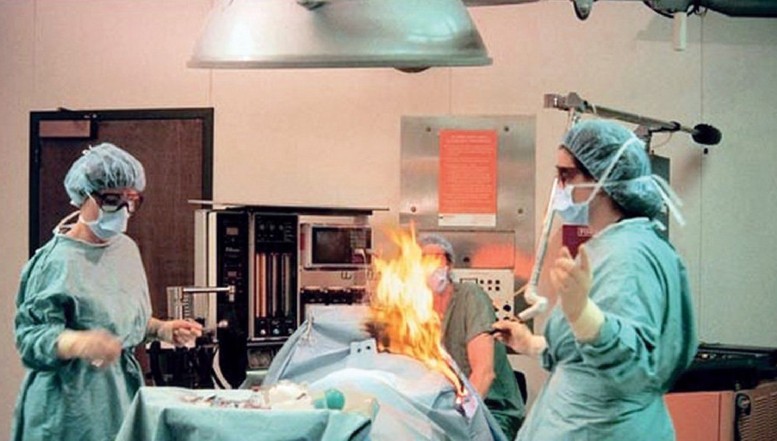 Dezvăluirile unei asistente, martoră la incendierea pacientei de la Floreasca. „Dacă focul ajungea la tuburile de oxigen, exploda toată sala”