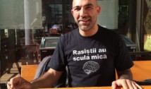Un avocat dezvăluie adevărata față a ONG-istului impostor Ciprian Necula: A tăiat BURSELE studenților romi și îi obligă să muncească la Aresel, afacerea lui de familie, în schimbul banilor care le aparțin de drept. Este un sifon și o unealtă a Poliției care îi umilește pe romii săraci