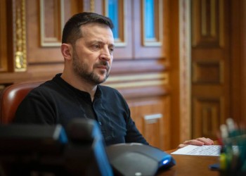 VIDEO. Volodimir Zelenski: Ucraina ar trebui să primească arme nucleare dacă i se refuză aderarea la NATO. Liderul de la Kiev arată de ce Rusia minte atunci când susține că a invadat pentru a împiedica NATO să vină la granițele sale: războiul rusesc, de fapt, a adus Alianța mai aproape de Rusia, prin aderarea Finlandei