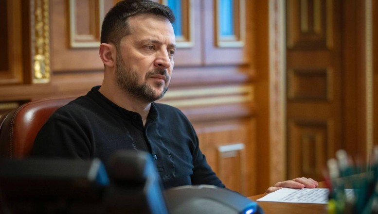 VIDEO. Volodimir Zelenski: Ucraina ar trebui să primească arme nucleare dacă i se refuză aderarea la NATO. Liderul de la Kiev arată de ce Rusia minte atunci când susține că a invadat pentru a împiedica NATO să vină la granițele sale: războiul rusesc, de fapt, a adus Alianța mai aproape de Rusia, prin aderarea Finlandei