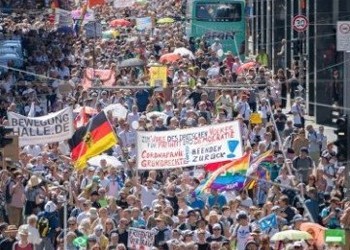 Presa și oficialii din Germania critică participanții la ”Ziua libertății” în timp ce trec cu vederea violențele produse de extrema stângă