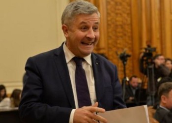 VIDEO Dezvăluiri despre felul în care se implică PSD în deciziile CCR și cine e personajul-cheie al acestei relații murdare pe care șefii din justiție nu se sinchisesc s-o demaște. Jurnalist: „Știe mereu ce se întâmplă mâine la CCR. Îmi imaginez râsul lui când vede discuția din spatiul public despre întâlnirea Simina Tănasescu - Ilie Bolojan”