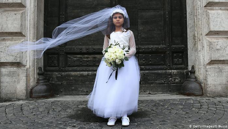 Înfiorător: zeci de mii de minore din Iran, cu vârste mai mici de 14 ani, sunt obligate anual să se căsătorească. Regimul ayatollahilor refuză să renunțe la această barbarie 