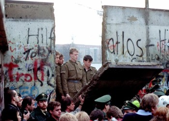 Zidul dintre libertate și opresiune. Se împlinesc 31 de ani de la prăbușirea Zidului Berlinului. Jos comunismul!
