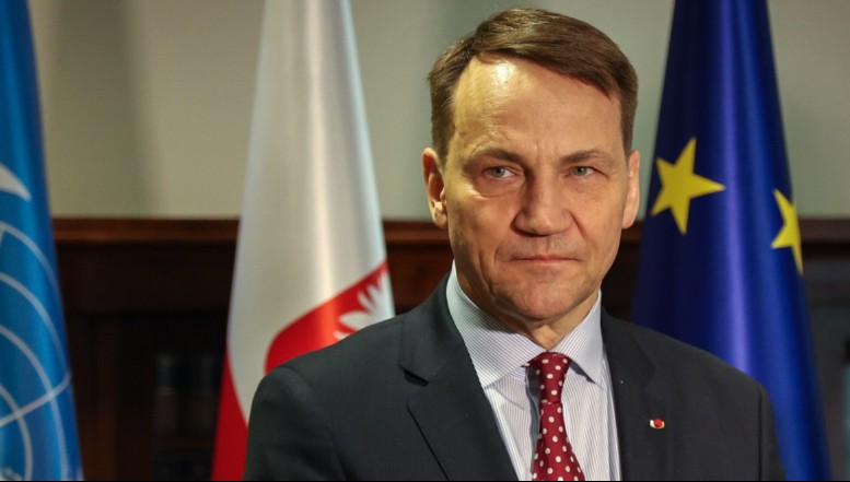Șeful diplomației poloneze, celebrul Radosław Sikorski, este convins că victoria naționalistului Karol Nawrocki nu va slăbi lupta împotriva Rusiei. Ba chiar ar putea ajuta în relațiile cu SUA și Ungaria, atrăgându-le de partea Ucrainei