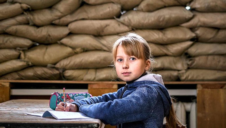 ”Cadou” mortal de la tătuca Putin: Copiii din Ucraina ocupată încep școala transformați în scuturi umane ale invadatorilor ruși