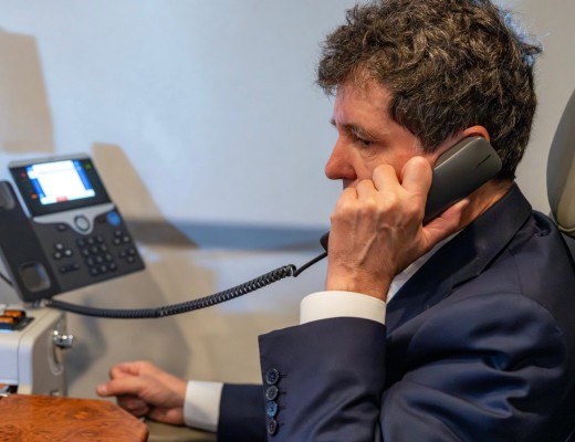 Administrația Prezidențială a plătit 845.000 de euro pentru o serie de discuții telefonice cu Marco Rubio și Pete Hegseth. Convorbirile au fost intermediate de firma de lobby Eversheds Sutherland