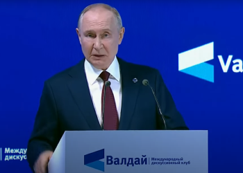 VIDEO. Vladimir Putin acuză Europa de continuarea războiului din Ucraina, avertizând că noua „militarizare” a UE va primi „un răspuns semnificativ” / Tiranul KGB a adus în discuție și România / La câteva ore după ce a ironizat acuzațiile privind încălcările spațiului aerian al NATO, un roi de drone paraliza Aeroportul din Munchen