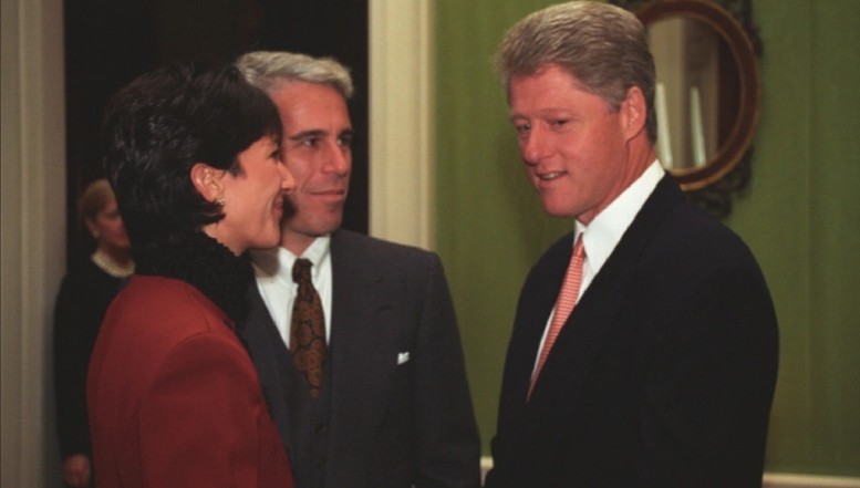 GRUPAJ FOTO: Dovada că pedofilul Jeffrey Epstein și traficanta de minore Ghislaine Maxwell au fost apropiații președintelui Bill Clinton, fiind chiar oaspeții lui, la Casa Albă. Insula exotică