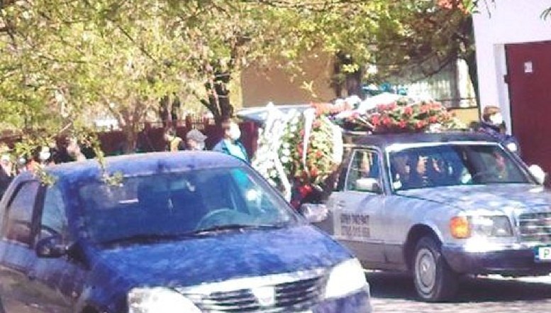 Dosar penal pentru primarul din Teleorman care și-a îngropat o rudă cu alai în plină stare de urgență