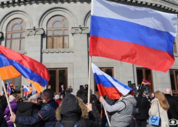 Kremlinul se face de râs acuzând Franța că vinde arme Armeniei, pe care chiar Rusia a trădat-o, lăsând-o singură în fața agresiunii Azerbaidjanului, deși era obligată prin tratatul CSTO să o susțină